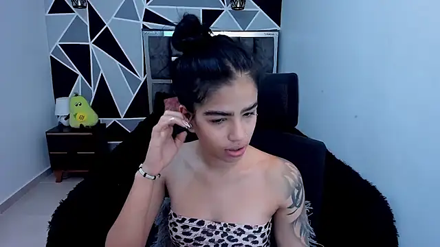 valeria-duarte online show from 04/06/26, 01:56