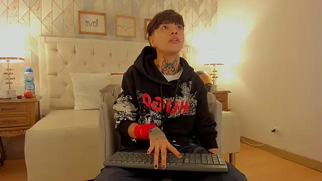 b3k afrodict online show from 10/13/25, 01:22