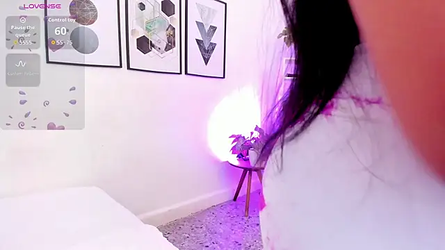 yunna7 online show from 10/13/25, 11:32