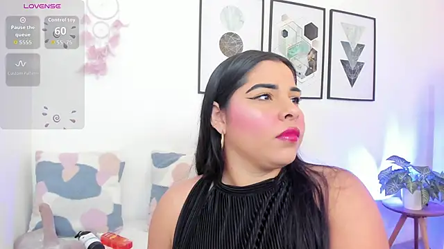 yunna7 online show from 10/21/25, 11:33