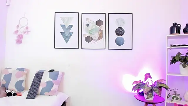 yunna7 online show from 11/18/25, 11:36