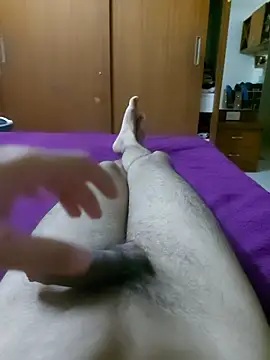 Snapshot of youngcock50 chatting on 11/12/25, 02:39 youngcock50 online show from 11/12/25, 02:39