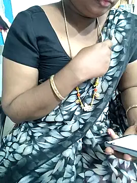 Snapshot of lolida69thamil chatting on 10/06/25, 05:43 lolida69thamil online show from 10/06/25, 05:43