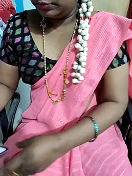 Snapshot of lolida69thamil chatting on 11/27/25, 06:04 lolida69thamil online show from 11/27/25, 06:04