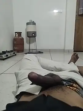 dhruve2010 online show from 10/08/25, 04:59