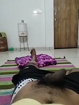 dhruve2010 online show from 12/04/25, 06:38