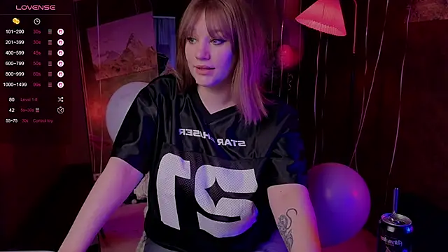 Snapshot of Morvelyn chatting on 10/20/25, 06:19 Morvelyn online show from 10/20/25, 06:19