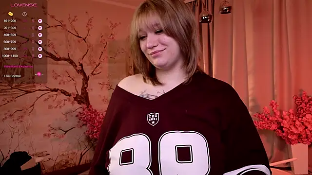 Snapshot of Morvelyn chatting on 11/19/25, 07:03 Morvelyn online show from 11/19/25, 07:03