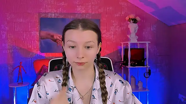 JulieDaniel online show from 11/24/25, 08:25