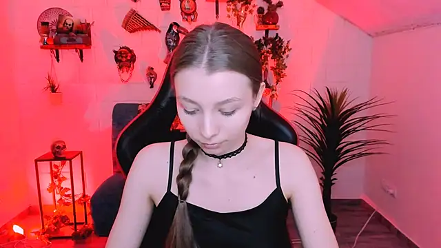 JulieDaniel online show from 04/07/26, 08:37