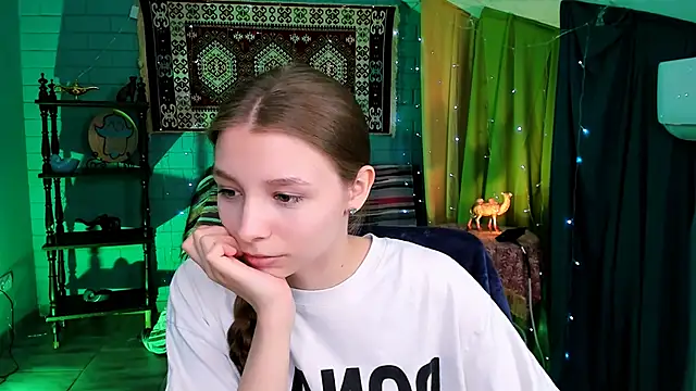 JulieDaniel online show from 04/17/26, 04:26