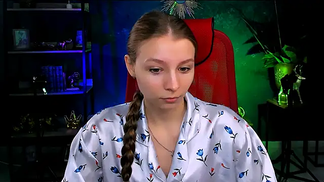 JulieDaniel online show from 04/30/26, 04:19