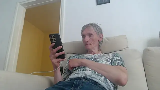 k74robert online show from 11/04/25, 09:30