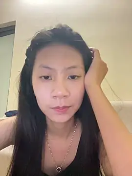 Snapshot of Lil-Gi chatting on 10/08/25, 02:58 Lil-Gi online show from 10/08/25, 02:58