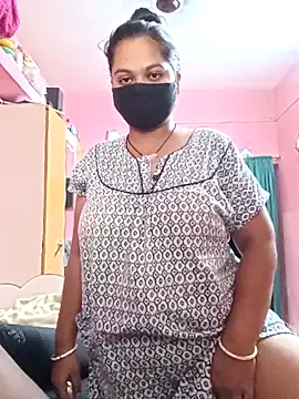 Snapshot of biggbobbsgirl chatting on 10/22/25, 04:13 biggbobbsgirl online show from 10/22/25, 04:13