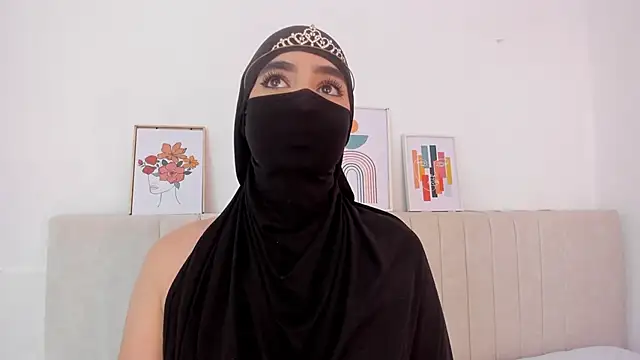 nayiraa  online show from 02/06/26, 02:05