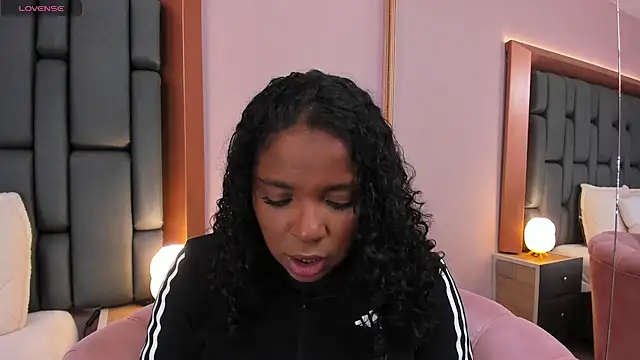 LisaMendez online show from 02/04/26, 04:07