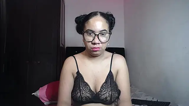 Kristynsmith online show from 09/19/25, 03:19