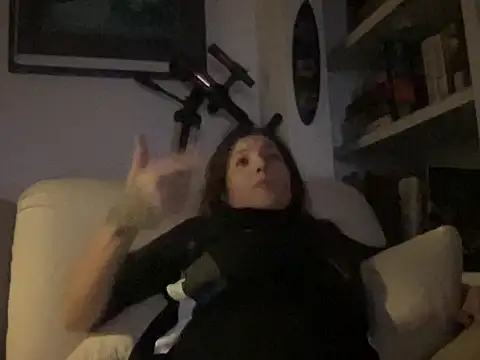 Snapshot of dddasani chatting on 11/15/25, 04:10 dddasani online show from 11/15/25, 04:10