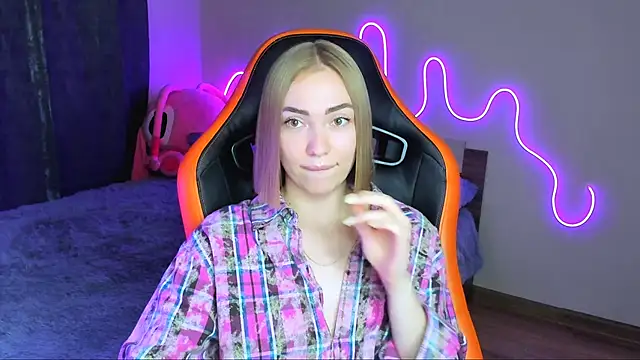 LaraKrein lk online show from 10/16/25, 04:19