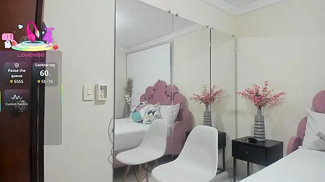 Snapshot of kiraGeiner chatting on 02/19/26, 06:48 kiraGeiner online show from 02/19/26, 06:48