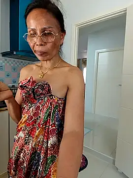 Mama Eva 1 online show from 04/06/26, 04:46