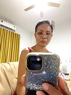 Mama Eva 1 online show from 04/22/26, 08:10