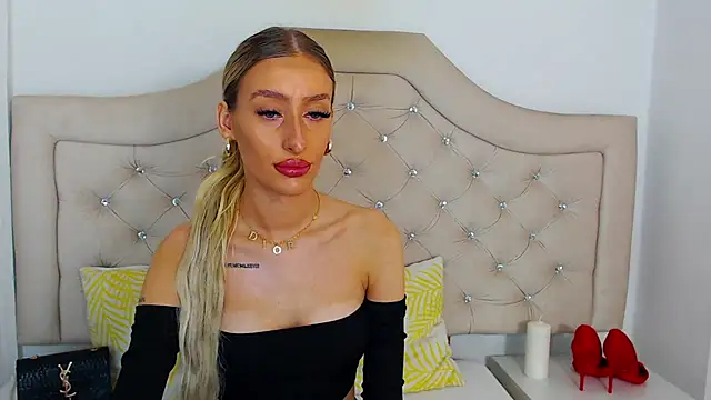 Snapshot of NatalieSensual chatting on 11/09/25, 09:51 NatalieSensual online show from 11/09/25, 09:51