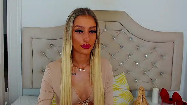 Snapshot of NatalieSensual chatting on 11/19/25, 11:32 NatalieSensual online show from 11/19/25, 11:32