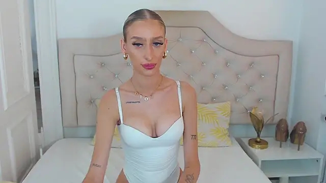 Snapshot of NatalieSensual chatting on 06/13/26, 12:25 NatalieSensual online show from 06/13/26, 12:25