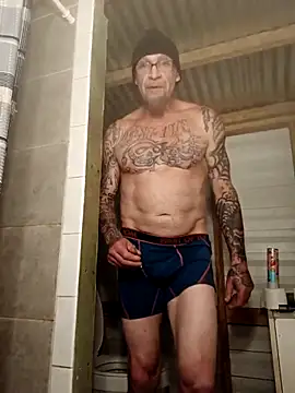 Snapshot of ShawnandDani7074 chatting on 03/17/26, 06:00 ShawnandDani7074 online show from 03/17/26, 06:00