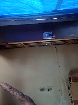 Snapshot of ShawnandDani7074 chatting on 03/25/26, 02:34 ShawnandDani7074 online show from 03/25/26, 02:34