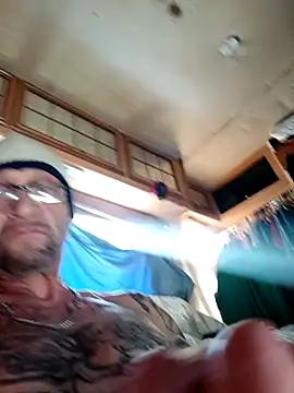 Snapshot of ShawnandDani7074 chatting on 03/28/26, 01:54 ShawnandDani7074 online show from 03/28/26, 01:54