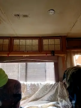 Snapshot of ShawnandDani7074 chatting on 04/11/26, 01:59 ShawnandDani7074 online show from 04/11/26, 01:59