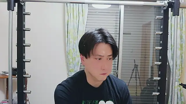 Snapshot of oyu_kun chatting on 02/17/26, 11:18 oyu kun online show from 02/17/26, 11:18