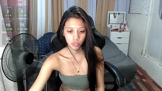 Snapshot of kourtneyluv_ chatting on 06/29/26, 05:35 kourtneyluv online show from 06/29/26, 05:35