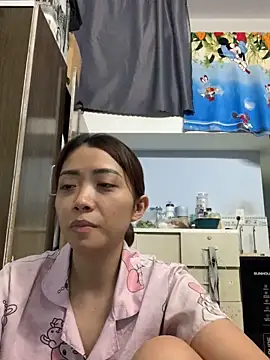 Snapshot of Minee1202 chatting on 05/05/26, 01:13 Minee1202 online show from 05/05/26, 01:13