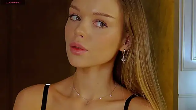 MarilynNova online show from 11/06/25, 04:24