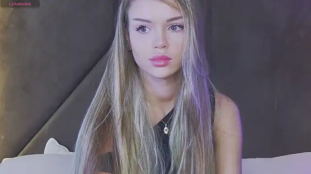 MarilynNova online show from 06/06/26, 04:50