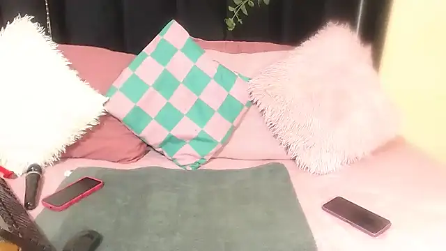 AmazingDarkDoll online show from 11/13/25, 04:06