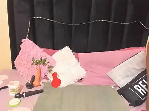 AmazingDarkDoll online show from 02/14/26, 11:18