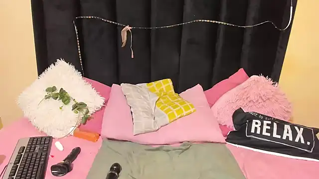 AmazingDarkDoll online show from 02/23/26, 01:47