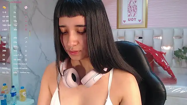 Snapshot of allyssa_bellini_s chatting on 10/10/25, 09:03 allyssa bellini s online show from 10/10/25, 09:03