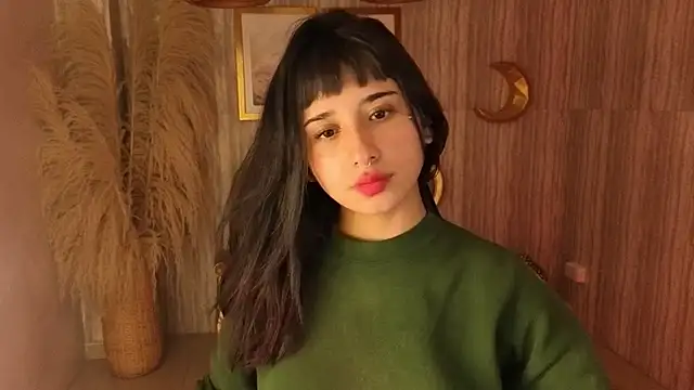 Snapshot of allyssa_bellini_s chatting on 11/21/25, 08:18 allyssa bellini s online show from 11/21/25, 08:18