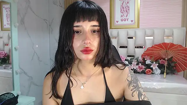 Snapshot of allyssa_bellini_s chatting on 12/16/25, 08:14 allyssa bellini s online show from 12/16/25, 08:14