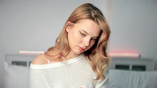 LilyFlamee online show from 12/16/25, 12:43