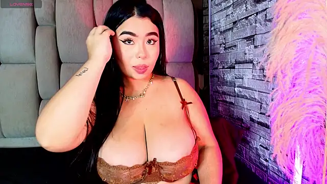 Snapshot of Samy_Grey01 chatting on 07/04/26, 10:38 Samy Grey01 online show from 07/04/26, 10:38