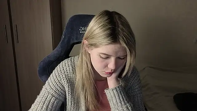 Snapshot of KatanaSVibe chatting on 02/06/26, 01:25 KatanaSVibe online show from 02/06/26, 01:25