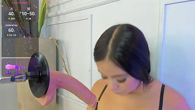 Jazmiinee online show from 12/20/25, 07:54