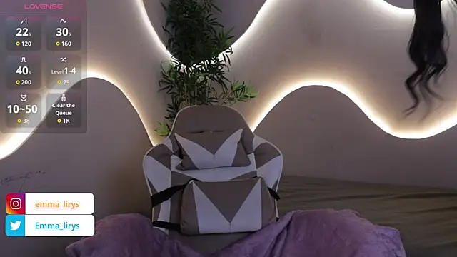 Emma and Issac online show from 11/24/25, 04:45